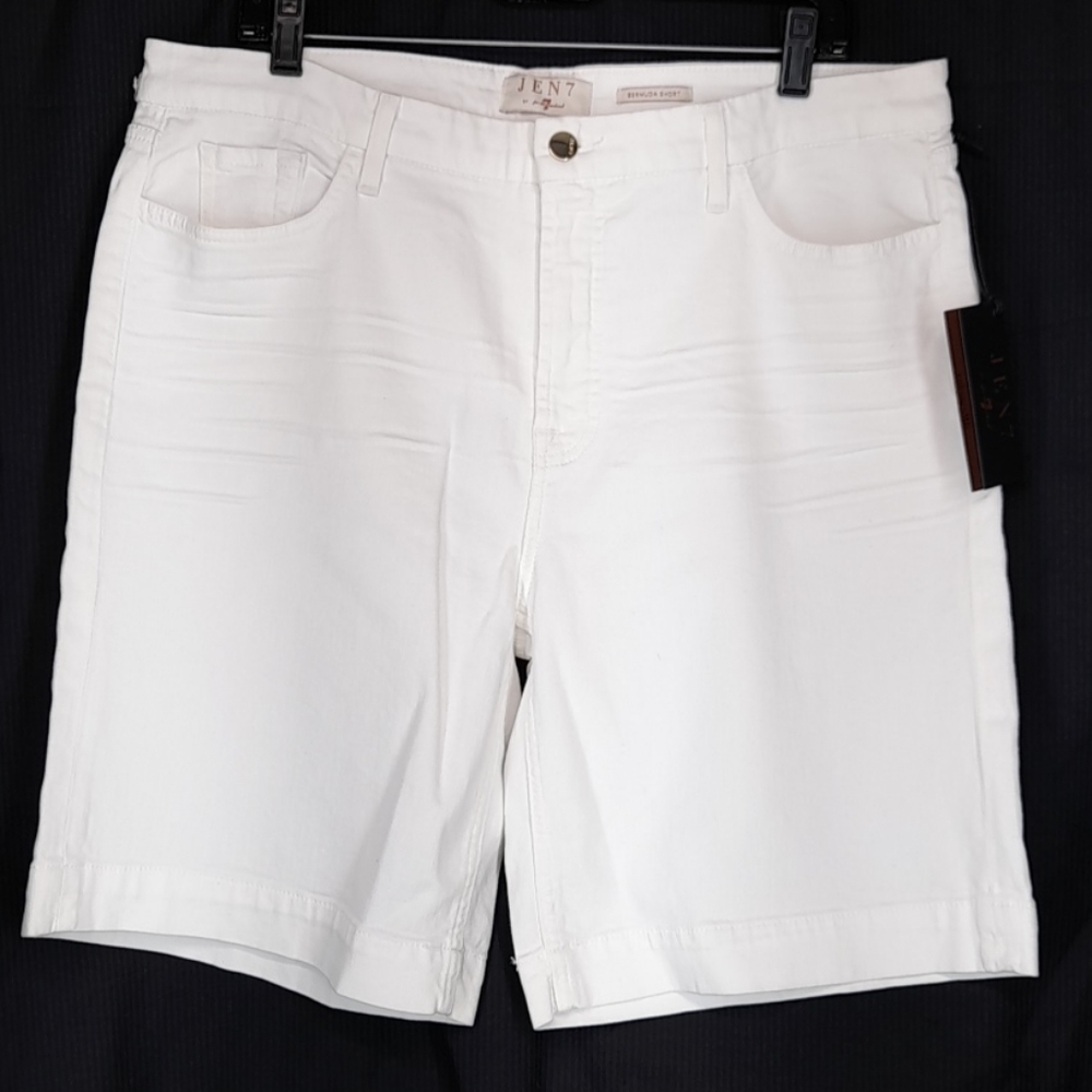 - ❤ 7 FAM Plus Size White Bermuda Shorts